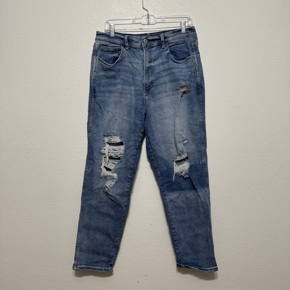 Arizona Light Wash Blue Jean Denim Distressed Mom Jeans Womens Size 15 Straight